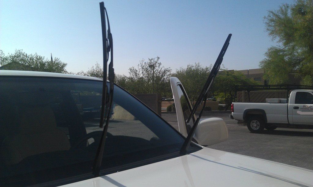How To Change your Windshield Wipers Chevrolet Colorado & GMC Canyon